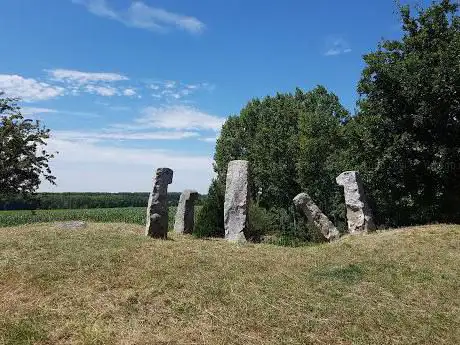 Photo de Cromlech : Les Sept Bonnettes
