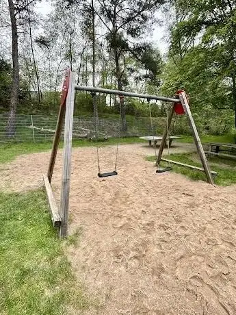 Photo de Spielplatz Robert-Schuman-Straße