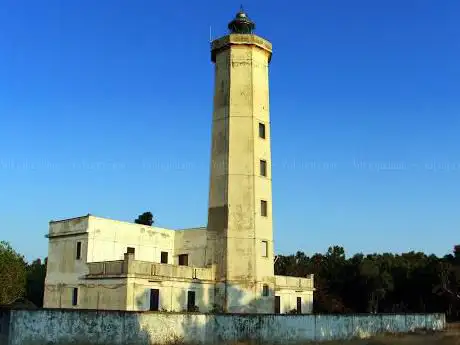 Photo de Faro di Punta Alice