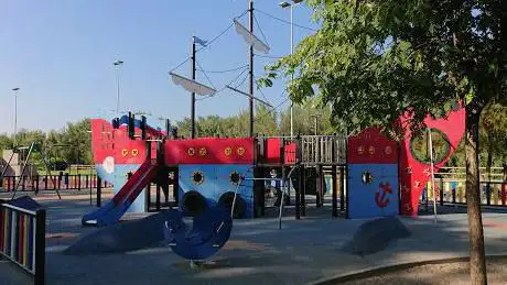 Photo de Pirate ship playground