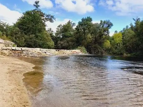 Photo de Praia fluvial de Cordeiro