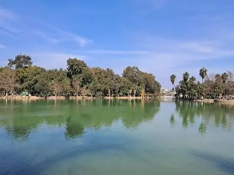 Photo de Yenişehir Göl Parkı