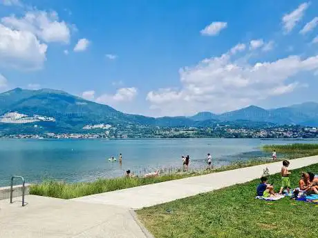 Photo de Lido Comunale Di Rogeno