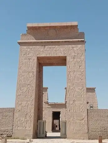 Photo de Gateway of Ptolemy III Euergetes