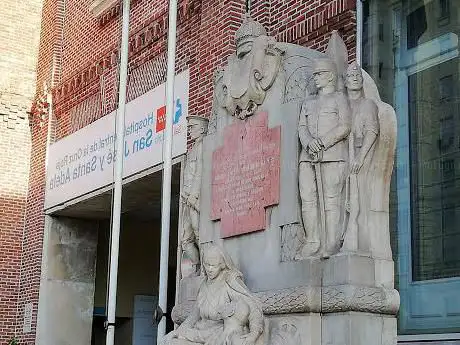 Photo de Monumento a la Duquesa de la Victoria