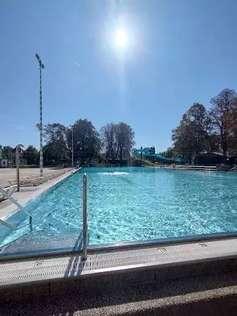 Photo de Freibad in Mödling