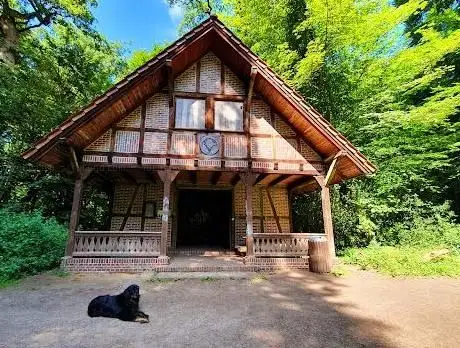 Photo de Jagdhütte Neuenburger Urwald