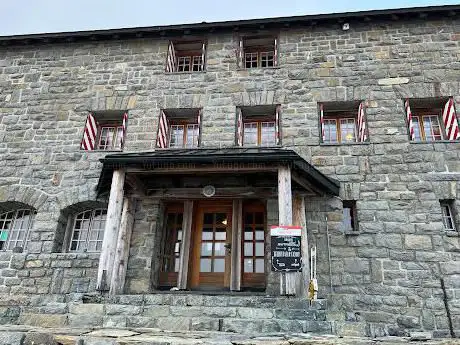 Photo de Blüemlisalphütte SAC