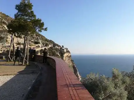 Photo de Lungomare Meta di Sorrento