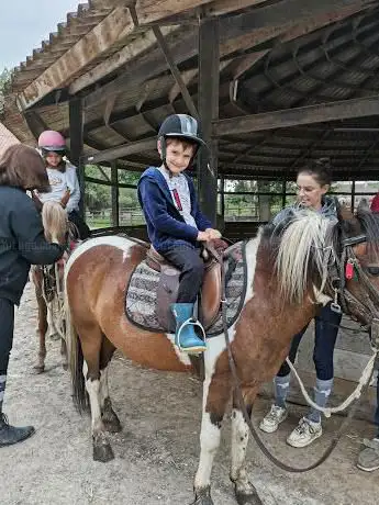 Photo de Ecuries Equestre Poney Club