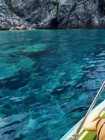 Photo de escursioni catamarano bagnara calabra Calajanculla Scilla