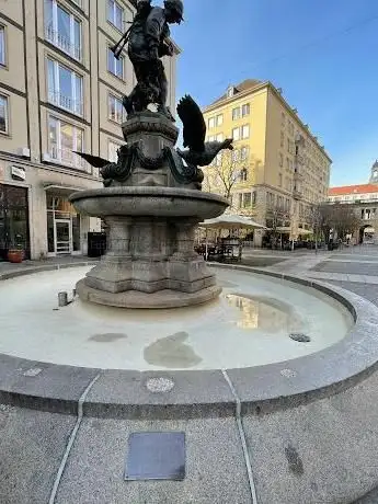Photo de Gänsediebbrunnen