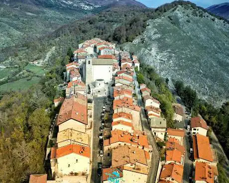 Photo de OPI one of the most beautiful villages of Italy