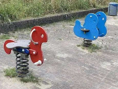 Photo de Playground Limburgstraße