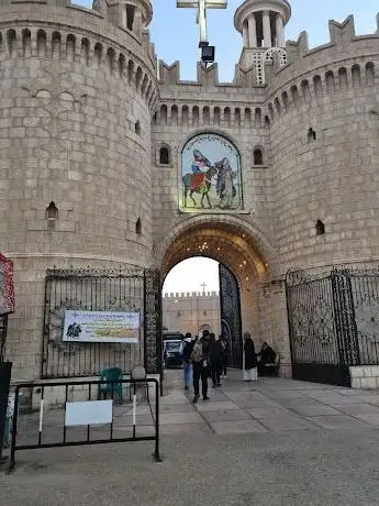 Photo de St.mary Monastery Al Moharraq دير السيدة العذراء المحرق بجبل قسقام
