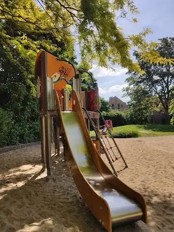 Photo de Spielplatz Am Pfarrgarten