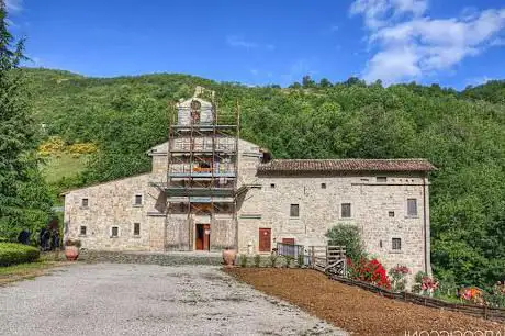Photo de Abbazia di san Benedetto in Valledacqua