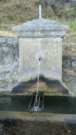 Photo de Fonte das portas de Alpedrinha