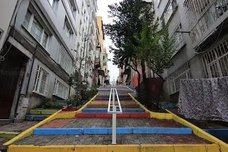 Photo de Neviye Sokağı Merdivenleri