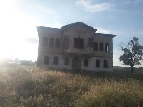 Photo de Cemilbey Tarihî Askerlik Şubesi Binası