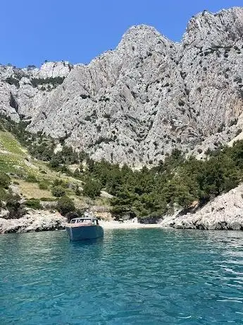Photo de Liberty Tours Hvar - Rent A Boat Hvar