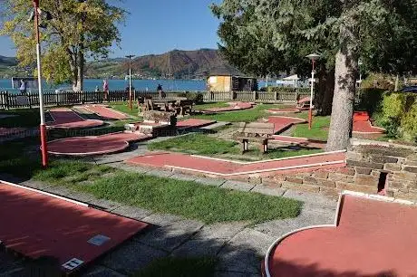 Photo de Minigolfplatz
