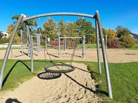 Photo de Spielplatz - Am Sandbach
