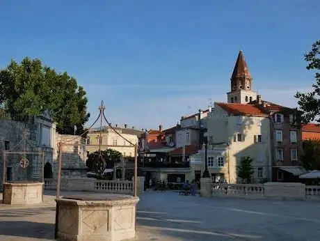 Photo de Place des Cinq Puits