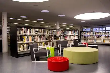 Photo de Biblioteca Joan Coromines