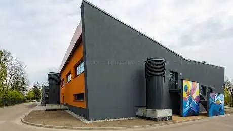 Photo de Schwimmhalle