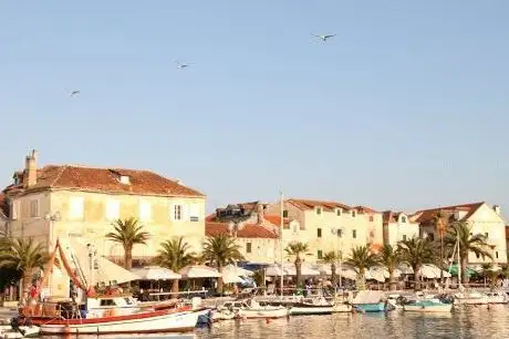 Photo de TURISTIČKA ZAJEDNICA GRADA SUPETRA (Turističko informativni centar)