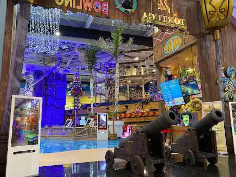 Photo de Isla Tortuga & Alhambra Bowling
