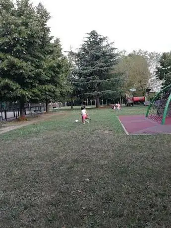 Photo de Public Gardens With Games