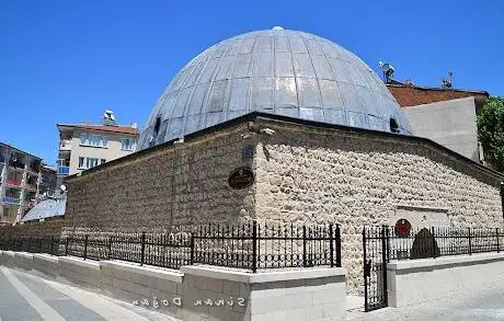 Photo de Tarihi Tahtalı Hamam