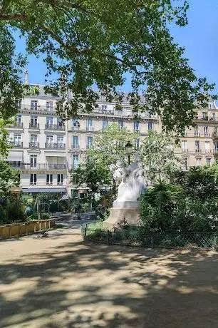 Photo of Square Montholon