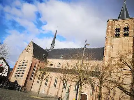 Photo de église Sint-Pietersbanden de Lommel