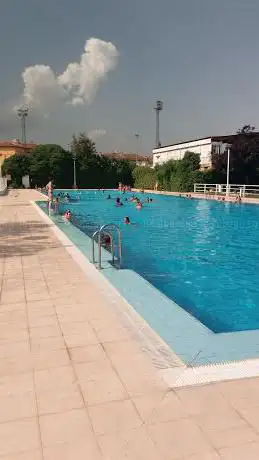 Photo de Piscina de Guadix