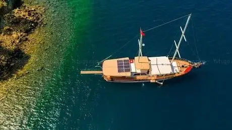 Photo de Boats and Yachts