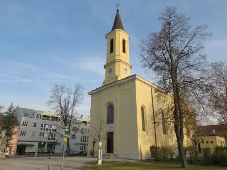 Photo de Katholische Kirche Ebergassing (Maria Himmelfahrt)