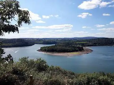 Photo de Belvédère d'observation du cimetière des bateaux de la Marine Nationale sur l'Aulne