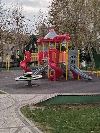 Photo de Bagcilar Municipality Akşemsettin Park