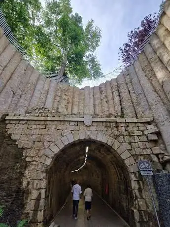 Photo de Túnel del tren de Pombo