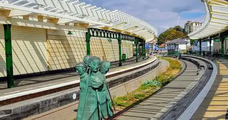 Photo de Folkestone Harbour Train Station