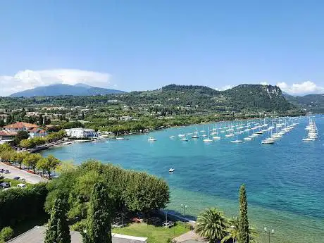 Photo de Beach Punta Cornicello