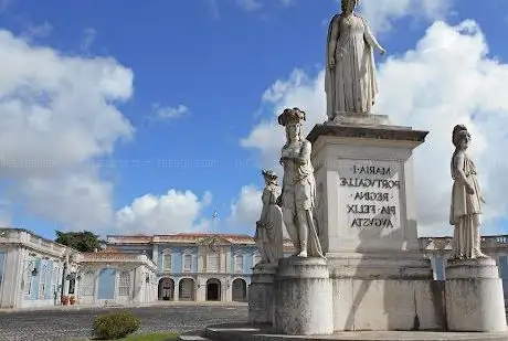 Photo de Estátua Dona Maria I