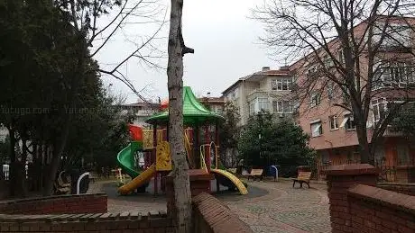 Photo de Celal Nuri Sk. Girişi Naci Kasım Parkı