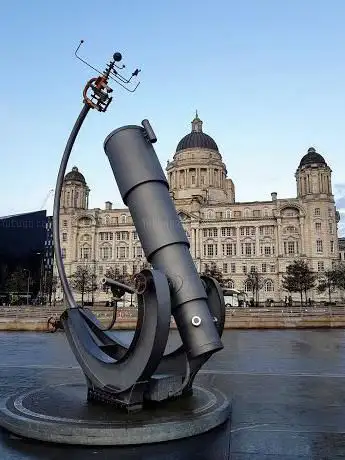 Photo de Heaven And Earth Liverpool Pier Head