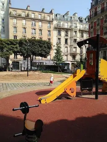 Photo of Square Frédéric Bazille