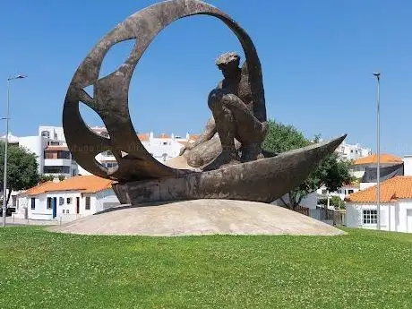 Photo de Rotunda dos Pescadores