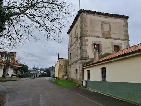 Photo de Torre de los Alvarez de las Asturias. Trubia. Cenero. (Gijón)
